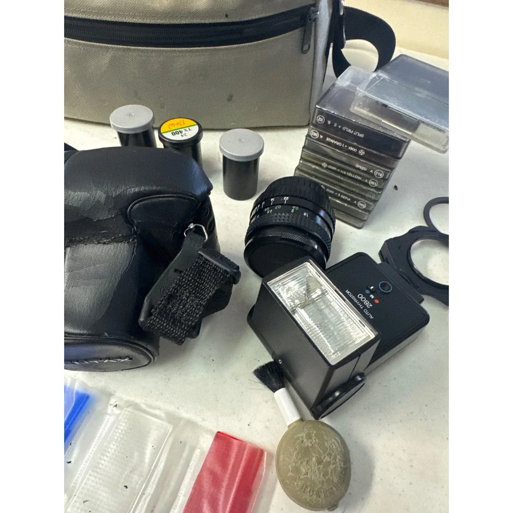 Pentax ME Super 35mm SLR Camera Bundle SMC 50mm Lens Vivitar Flash Filters Bag
